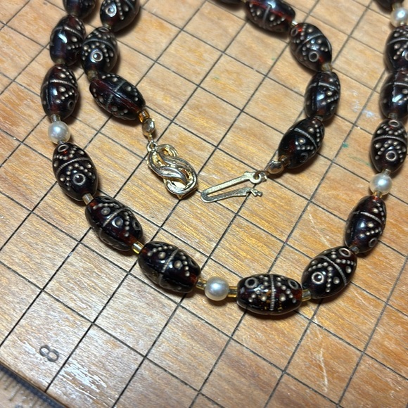 Unique Beads Costume Pearl 24”L Necklace Gold Tone Decorative Clasp EVC - Picture 10 of 10